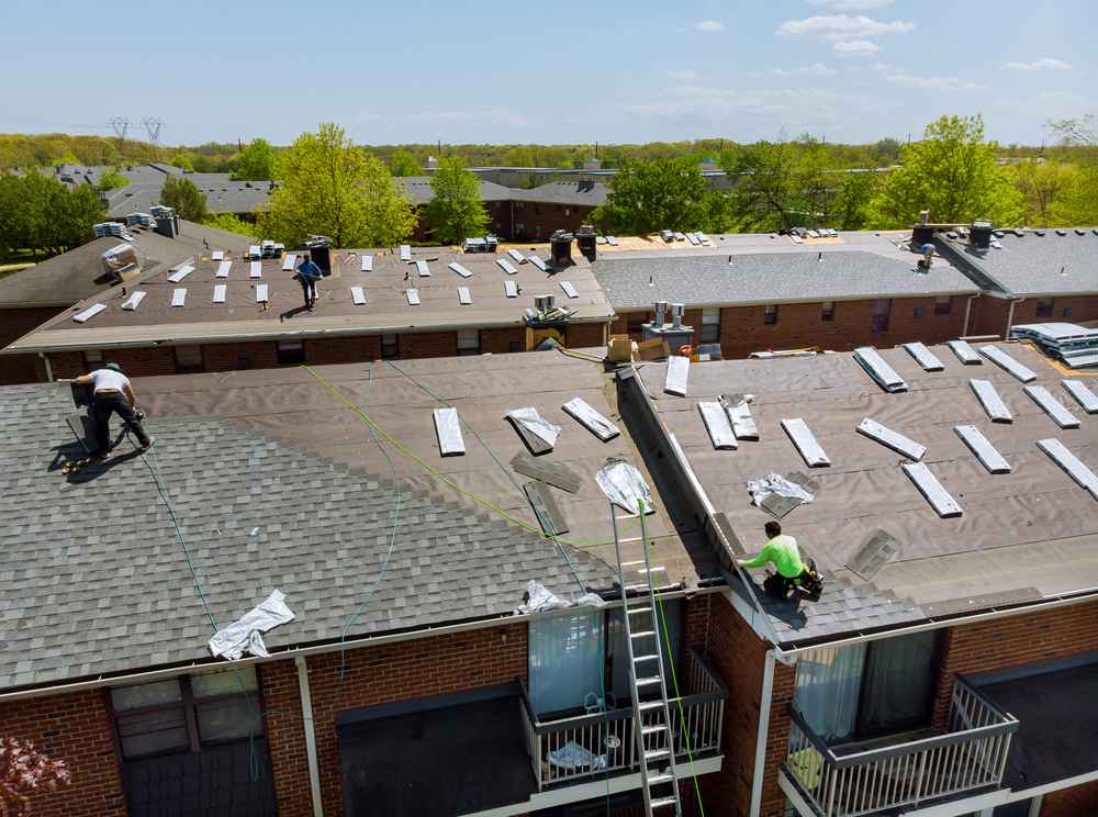 do Nashville roofers need to be licensed and insured